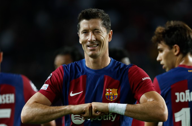 Anjuran Rivaldo buat Barcelona: Jual Lewandowski dan De Jong!