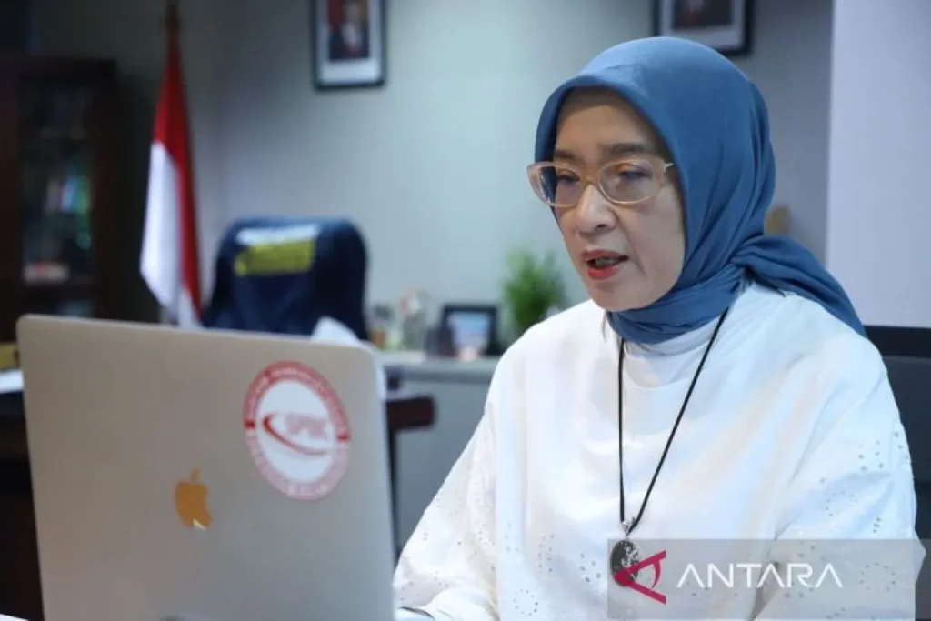 Rini Widyantini, Menteri PANRB yang mengawali karier dari PNS