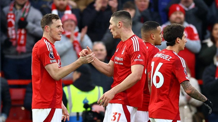 Nottingham Forest Sikat Southampton, Pepet Arsenal di Klassemen